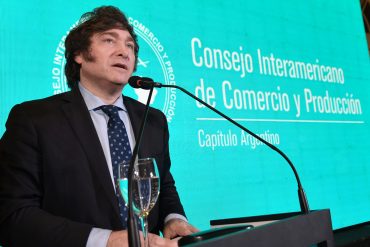 NOTICIAS ARGENTINAS BAIRES, 
JUNIO 29: El economista y 
precandidato presidencial Javier 
Milei, habla en el encuentro 
realizado por el Consejo 
Interamericano de Comercio y 
Produccion.   FOTO NA: JUAN 
VARGAS